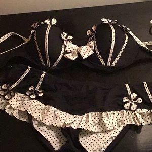 Betsey Johnson swim, Bottoms medium and top large